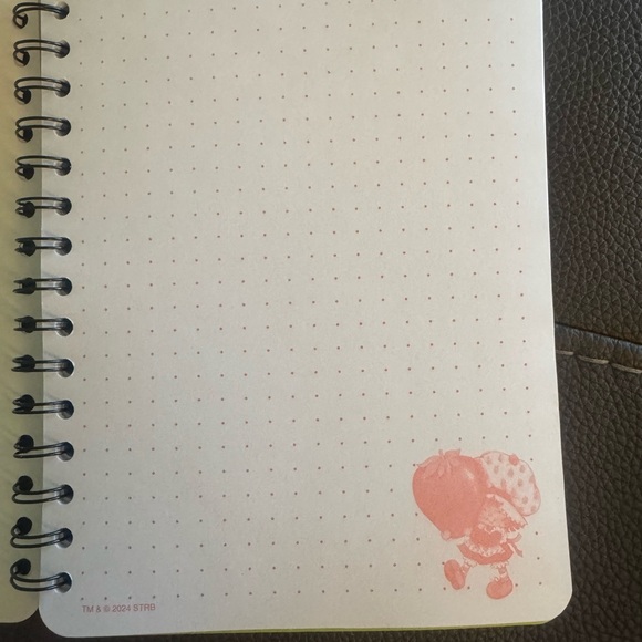 Notebook - Picture 2 of 8